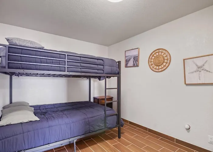 The Patrician - Pool + Retreat - Sleeps 8 *
